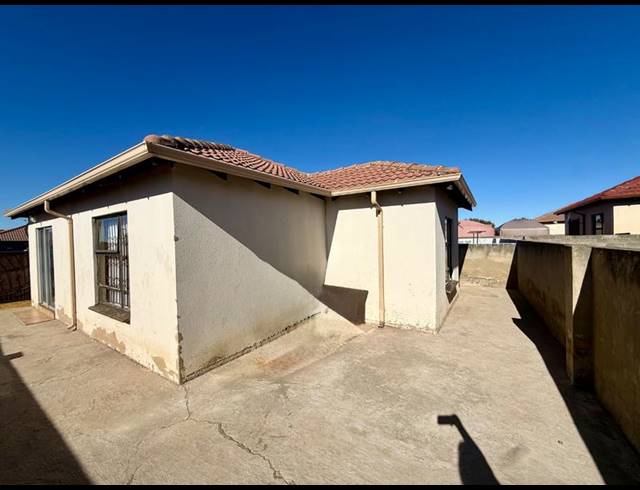 2 BEDROOM HOUSE FOR SALE IN VANDERBIJLPARK CE 3